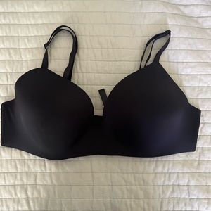 Victoria’s Secret Lightly Lined tshirt bra 38C